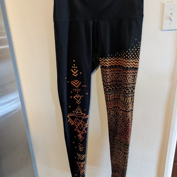 Mika Yoga Wear Henna Mandala contrast leggings - Picture 8 of 9